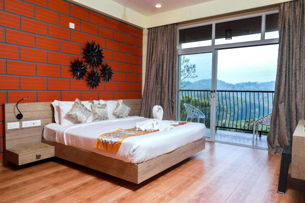 Serene Crest Resort Манантавади Стая снимка