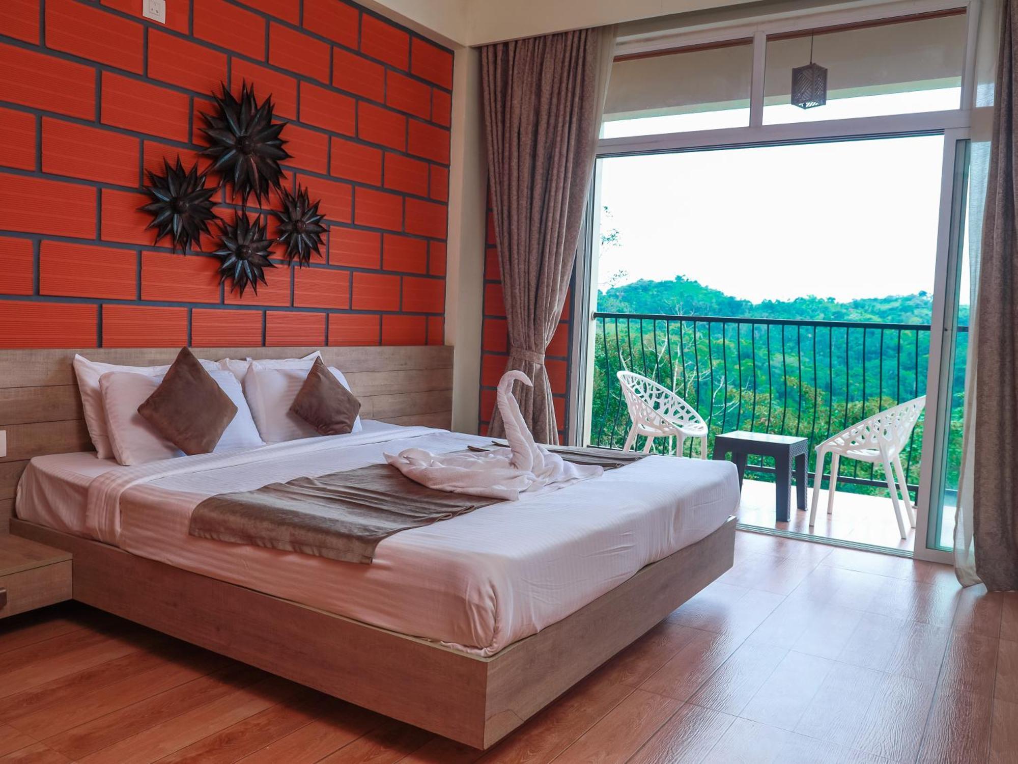 Serene Crest Resort Манантавади Екстериор снимка